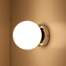 Carica l'immagine nel visualizzatore di Gallery, Alpinaluz Applique murale e lampada da soffitto nordica minimalista, paralume a forma di sfera in vetro opale fatto a ma