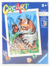 Carica l'immagine nel visualizzatore di Gallery, Ravensburger - CreArt Serie D, Gattino e Farfalla, Dipingere con i Numeri, Kit Pittura Bambini, Tema Animali, Cornice Inclusa, Gioco Educativo, Idea Regalo Bambini 9+ Anni, 26x20 cm