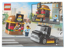 Carica l&#39;immagine nel visualizzatore di Gallery, LEGO City Furgone degli Hamburger Giocattolo, Veicolo da Costruire per Bambini e Bambine da 5 Anni in su, Camion Food Truck con Accessori per Cucinare e 2 Minifigure, Regalo Divertente 60404