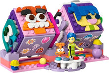 Carica l&#39;immagine nel visualizzatore di Gallery, LEGO Disney Mood Cube di Inside Out 2 dal Film d&#39;Animazione Pixar, Giochi di Fantasia per Bambini da 9 Anni, Giocattolo Antistress da Costruire per Condividere le Emozioni come Gioia o Ansia 43248