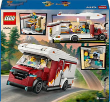 Carica l'immagine nel visualizzatore di Gallery, LEGO City Camper Van delle Vacanze d’Avventura - Veicolo Giocattolo da Costruire, Giochi per Bambini e Bambine da 6 Anni con 3 Minifigure e Accessori - Idee Regalo per Compleanni e Feste - 60454