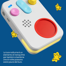 Carica l'immagine nel visualizzatore di Gallery, FABA+ Raccontastorie interattivo per bambini con contenuti audio da 0 a 10 anni, Cassa audio con Personaggio Sonoro Faba•Me, Luce notturna, Routine nanna, Gioco educativo musicale, Versione Italiana