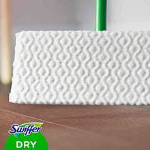 Carica l'immagine nel visualizzatore di Gallery, Swiffer Dry Panni Cattura Polvere, 120 Panni, Cattura e Intrappola Polvere e Sporco, Ottimo per i Peli di Animale, per Tutti i Tipi di Pavimenti, Maxi Formato