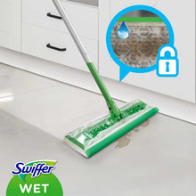 Carica l'immagine nel visualizzatore di Gallery, Swiffer Wet Lavapavimenti, 48 Panni Umidi, Limone, Maxi Formato, Pulizia Igienica Profonda, Rimuove Sporco e Batteri, per Tutti I Tipi di Pavimenti