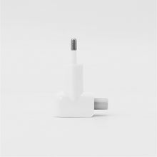 Carica l'immagine nel visualizzatore di Gallery, Batterytec BDA0060C - Adattatore a 2 poli per alimentatore iPhone/iPod/iPad/Mac