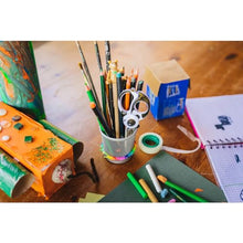 Carica l&#39;immagine nel visualizzatore di Gallery, Fiskars Forbici per bambini a forma di panda, A partire da 4 anni, Lunghezza: 13 cm, Per destrorsi e mancini, Lama in acciaio inossidabile/Impugnature in plastica, Bianco/Nero, 1004613