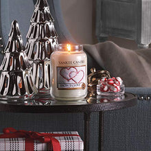 Carica l'immagine nel visualizzatore di Gallery, Yankee Candle Candela profumata in giara grande | Amore invernale | Durata Fino a 150 Ore