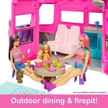 Carica l&#39;immagine nel visualizzatore di Gallery, Barbie-Camper dei Sogni Playset con Veicolo, con Ruote, Piscina, Scivolo, 7 Aree Gioco e Oltre 60 Accessori da Campeggio, Giocattolo per Bambini 3+ Anni, HCD46
