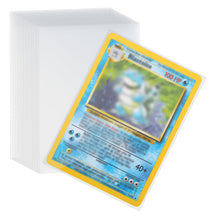 Carica l'immagine nel visualizzatore di Gallery, Buste Proteggi Carte, 500 Pezzi Trasparenti Bustine Carte 66 X 92 MM 0,1MM Tasche Vuote per Carte Da Collezione Pokemon Magic