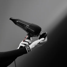 Carica l'immagine nel visualizzatore di Gallery, Rowenta x Karl Lagerfeld CV591L Powerline Asciugacapelli, 2300 W, Boost di Ioni, Impostazione Thermo Control per Proteggere i Capelli, 6 Impostazioni di Velocità/Temperatura