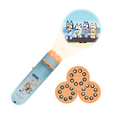 Carica l'immagine nel visualizzatore di Gallery, Lexibook, Bluey, Proiettore di storie e Torcia Bluey, Blu Giallo, LTC050BYLXB