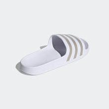 Carica l'immagine nel visualizzatore di Gallery, adidas Adilette Aqua Slides, Infradito Unisex - Adulto, Cloud White Platinum Cloud White, 39 EU