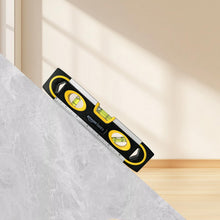 Carica l'immagine nel visualizzatore di Gallery, Amazon Basics livella torpedo magnetica e righello da 22.8 cm, a piombo/livella/bolla a 180, 90, 45 gradi, Nero, Giallo