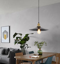 Carica l'immagine nel visualizzatore di Gallery, Lampadario a Sospensione Vintage Ombrellone E27 - Stile Industriale Plafoniera Interna Luce da Soffitto Nera 26 cm - Mat