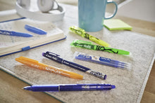 Carica l'immagine nel visualizzatore di Gallery, PILOT - FriXion Ball Clicker, set di 5 penne a scatto cancellabili con inchiostro termosensibile, penna roller ricaricabile ed ergonomica, nei colori nero, blu, rosso, verde, punta media