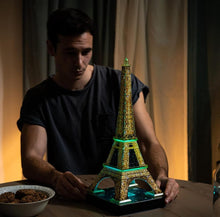Carica l&#39;immagine nel visualizzatore di Gallery, Ravensburger - Puzzle 3D, Tour Eiffel Night Edition con Luce, Parigi, per Adulti e Bambini 10+ Anni, Idea Regalo, 226 Pezzi