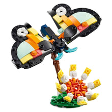Carica l'immagine nel visualizzatore di Gallery, LEGO Creator 3 in 1 Animali Selvatici: Tucano Tropicale con Fiore - Animale Giocattolo Trasformabile in Farfalla o Pesce Tropicale - Regalo Creativo per Bambine e Bambini da 7 Anni in su - 31173