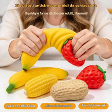 Carica l'immagine nel visualizzatore di Gallery, Squishy Set 4 Pezzi – Crunchy Squishy Erdbeere, Squishy Banane, Erdnuss Squishy, Squishy Morbidi a Rimbalzo Lento Antist