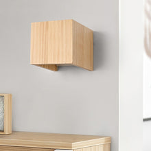 Carica l'immagine nel visualizzatore di Gallery, Applique da Parete Interno LED 6W Legno, Lampada da Parete Moderno, Applique da Muro Bianco Caldo 3000K Luce Up Down Vin