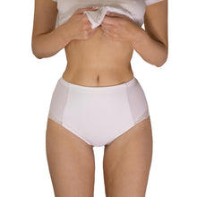 Carica l'immagine nel visualizzatore di Gallery, Mutande Contenitive Donna in Pizzo e Vita Alta – Eleganti e comode, Slip Donna Cotone e Pizzo Made in Italy, Disponibili in Bianco, Nero e Nudo (IT, Testo, M, Regular, Regular, Bianco)