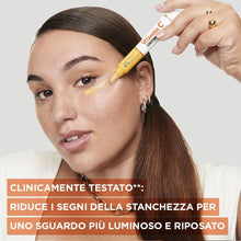 Carica l'immagine nel visualizzatore di Gallery, Garnier SkinActive Contorno Occhi Illuminante, Vitamina C, Per uno Sguardo Più Fresco e Riposato, Antirughe, Riduce Occh