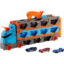 Carica l'immagine nel visualizzatore di Gallery, Hot Wheels Speedway Hauler e 3 auto giocattolo in scala 1:64