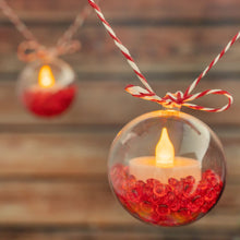 Carica l&#39;immagine nel visualizzatore di Gallery, Sfera in plastica acrilica di Natale A661005, diametro 10 cm, trasparenti con occhiello per appenderle, 2 parti, 5 pezzi, in plexiglas