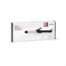 Carica l'immagine nel visualizzatore di Gallery, BaByliss Ferro arricciacapelli 32mm, Satin Touch, 10 temperature, riscaldamento rapido, supporto integrato, Nero e rosa,