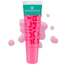 Carica l'immagine nel visualizzatore di Gallery, essence JUICY BOMB lucidalabbra brillante idratante finish lucido (10 ml)
