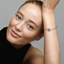 Carica l'immagine nel visualizzatore di Gallery, PANDORA Passions Ciondolo in argento Sterling con zampa traforata
