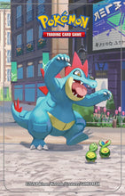 Carica l'immagine nel visualizzatore di Gallery, Pokémon: miniscatola da collezione Luminopoli (Feraligatr e Budew) del GCC Pokémon (2 buste di espansione, 1 carta con l
