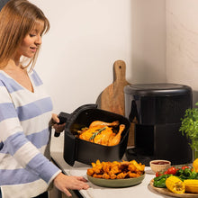 Carica l'immagine nel visualizzatore di Gallery, Cecotec Friggitrice ad Aria Cecofry Bombastik 6000. Air Fryer 1700 W, Capacità 6 L, Tecnologia PerfectCook, Regolazione della Temperatura e Del Tempo, Controllo Touch, 12 Modalità, Timer
