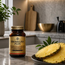 Carica l'immagine nel visualizzatore di Gallery, Solgar Bromelina Plus, 60 Capsule Vegetali - Bromelina, Estratto di Ananas.