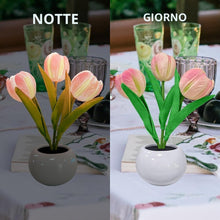 Carica l'immagine nel visualizzatore di Gallery, Tulipano Luce notturna con vaso in ceramica Simulazione Tulipano Led Luci, Lampada da tavolo artificiale del fiore per l
