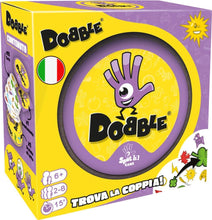 Carica l'immagine nel visualizzatore di Gallery, Asmodee – DOBBLE – Carte da Gioco per Famiglie, Bambini e Amici