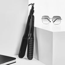 Carica l'immagine nel visualizzatore di Gallery, Rowenta x KARL LAGERFELD SF411L Extra Liss Piastra per Capelli, Superficie Larga, 6 Temperature, Riscaldamento Rapido, R