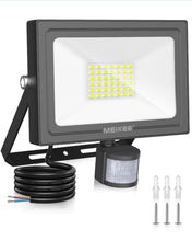 Carica l'immagine nel visualizzatore di Gallery, MEIKEE 30 W - Proiettore LED con sensore di movimento, 30 s 2820 lm, bianco freddo, 6500 K, IP66, impermeabile, illumina