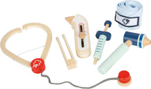 Carica l'immagine nel visualizzatore di Gallery, small foot Set da Gioco del Dottore in Legno, Gioco di Ruolo di Alta qualità, per Bambini a Partire dai 3 Anni, 12548