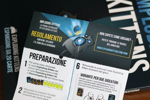 Asmodee - Imploding Kittens - Espansione Gioco di Carte Exploding Kittens, Edizione in Italiano
