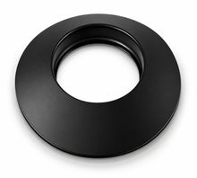 Carica l'immagine nel visualizzatore di Gallery, TYGERIX® Rosone Coprimuro Nero in Silicone da 100 mm | Rosetta Flessibile per Copertura Tubi di Caldaie Stufe e Qualsias