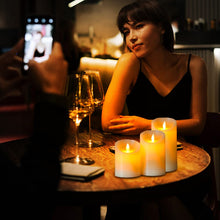 Carica l'immagine nel visualizzatore di Gallery, Candele LED finte fiamma oscillante set 3 (10cm, 12.5cm, 15cm), natale decorazioni, lanterne natalizie da interno, bianc