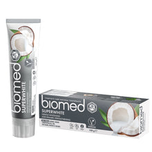 Carica l'immagine nel visualizzatore di Gallery, Biomed Dentifricio naturale al cocco Superwhite per sbiancamento delicato, gusto tropicale - 100 g (confezione da 1) - N