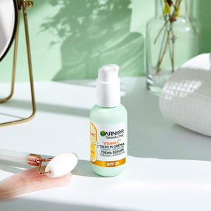 Garnier Siero in Crema Vitamina C SkinActive, 2 in 1 Siero Vitamina C e Crema Idratante SPF25, Anti-Macchie e Illuminante, Non unge, Adatto a Tutti i Tipi di Pelle, 50 ml