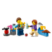 Carica l&#39;immagine nel visualizzatore di Gallery, LEGO City Camper delle Vacanze, Modellino da Costruire di Roulotte Giocattolo con Minifigure e Accessori, Giochi per Bambini e Bambine da 5 Anni in su, Idee Regalo di Compleanno 60283
