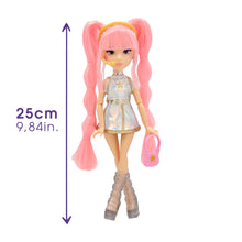 Carica l'immagine nel visualizzatore di Gallery, K-POP IDOL Bambola Yuni Bambole alla moda Stile K-Pop Moonlight, capelli rosa intrecciati. 3 accessori per creare outfit