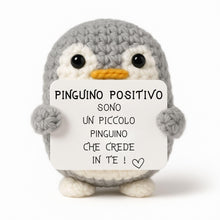 Carica l&#39;immagine nel visualizzatore di Gallery, Pinguino Positivo© | Regalo Originale e Divertente | Idea Simpatica | Festa Bambini Ragazzi | Compleanno Bimba Bimbo| Decorazione Cameretta| Amigurumi Casa | Bambola Umoristica | Peluche Motivazionale