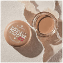 Carica l'immagine nel visualizzatore di Gallery, essence FONDOTINTA NATURAL MATTE MOUSSE opacizzante finish naturale (16 g)