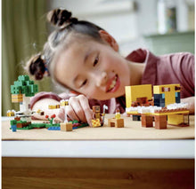Carica l'immagine nel visualizzatore di Gallery, LEGO 21241 Minecraft Il Cottage dell’Ape, Modellino da Costruire della Fattoria, Giochi per Bambini, Bambine, Ragazzi e Ragazze con Bimbo Zombie e Animali Giocattolo, Idee Regalo