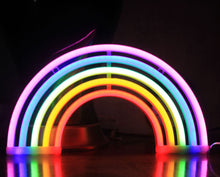 Carica l'immagine nel visualizzatore di Gallery, Cartelli al neon arcobaleno, lampade notturne per decorazione murale, alimentate tramite USB o batteria, per camera da l