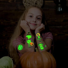 Carica l&#39;immagine nel visualizzatore di Gallery, Leesgel Halloween Decorazioni, 10 Fogli Fluorescenti Tatuaggi per Bambini Scheletro/Strega/Zucche/Fantasma, Adesivi Gadget Festa Compleanno Accessori Party